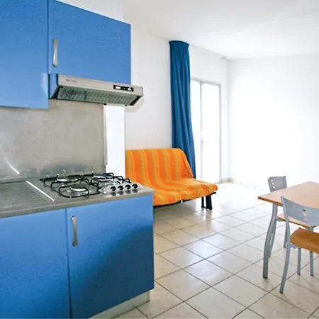 Augustus 515s Apartment *